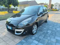 Usata Renault Scénic III Luxe 110 CV (80 kW) 2009 Nero Monovolume