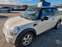 Usata Mini Cooper D 109 CV (80 kW) 2009 Bianco Utilitaria