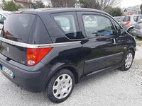 Usata Peugeot 1007 73 CV (53 kW) 2008 Nero Monovolume