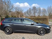 Usata Volvo V60 R-Design 120 CV (88 kW) 2016 Grigio Station wagon