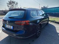 Usata VW Passat Executive 190 CV (139 kW) 2016 Blu/azzurro Station wagon