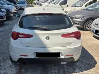 Usata Alfa Romeo Giulietta Distinctive 120 CV (88 kW) 2014 Bianco Utilitaria