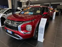 Nuova Mitsubishi Outlander P-HEV Intense 306 CV (225 kW) 2026 Rosso SUV