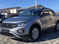 Usata VW T-Roc Life 116 CV (85 kW) 2023 Nero SUV