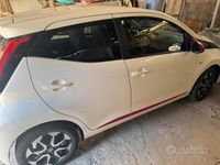 Usata Toyota Aygo 72 CV (52 kW) 2018 Bianco Utilitaria