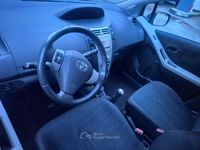 Usata Toyota Yaris 69 CV (50 kW) 2008 Grigio Utilitaria