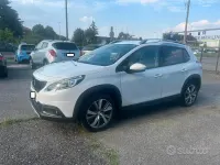 Usata Peugeot 2008 Allure 99 CV (72 kW) 2017 Bianco SUV