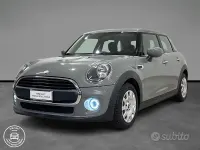 Usata Mini ONE 75 CV (55 kW) 2020 Grigio Utilitaria