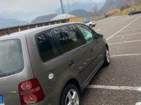 Usata VW Touran 105 CV (77 kW) 2009 Marrone Monovolume