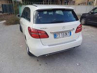 Usata Mercedes B200 136 CV (100 kW) 2019 Bianco Monovolume
