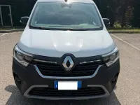 Usado Renault Kangoo 95 CV (69 kW) 2022 Blanco Monovolumen