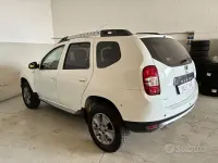 Usata Dacia Duster Lauréate 114 CV (83 kW) 2017 Bianco SUV