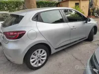 Usata Renault Clio V 86 CV (63 kW) 2020 Grigio Berlina