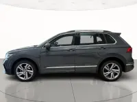 Usata VW Tiguan R-line 150 CV (110 kW) 2023 Dolphin grey metallizzato SUV