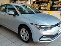 Usata VW Golf VIII Life 116 CV (85 kW) 2021 Argento Berlina