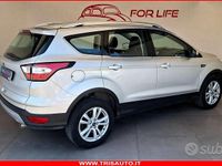 Usata Ford Kuga Business Edition 121 CV (88 kW) 2017 Argento SUV