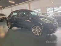 Usata Peugeot 208 Active 83 CV (61 kW) 2019 Blu Utilitaria