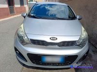 Usata Kia Rio 85 CV (62 kW) 2014 Grigio Berlina