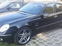 Usata Mercedes E240 177 CV (130 kW) 2002 Nero Berlina