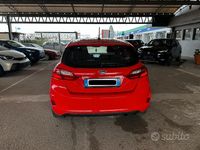 Usata Ford Fiesta 68 CV (50 kW) 2017 Rosso Utilitaria