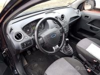 Usata Ford Fiesta 75 CV (55 kW) 2007 Nero Berlina