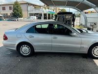 Usata Mercedes E270 177 CV (130 kW) 2003 Grigio Berlina