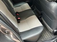 Usata Toyota Yaris 90 CV (66 kW) 2012 Grigio Utilitaria
