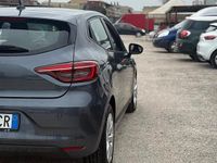 Usata Renault Clio V Intens 101 CV (74 kW) 2021 Grigio Berlina