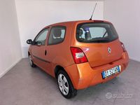 Usata Renault Twingo Dynamique 75 CV (55 kW) 2009 Arancione Utilitaria