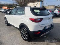 Usata Kia Stonic Style 100 CV (73 kW) 2019 Bianco SUV