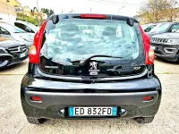 Usata Peugeot 107 68 CV (50 kW) 2010 Nero Utilitaria