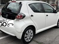 Usata Toyota Aygo 68 CV (50 kW) 2013 Bianco Utilitaria