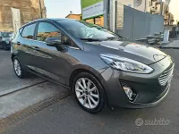 Usata Ford Fiesta 85 CV (62 kW) 2018 Grigio Utilitaria