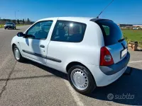 Usata Renault Clio II 65 CV (47 kW) 2002 Bianco Furgone