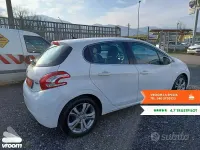 Usata Peugeot 208 Allure 68 CV (50 kW) 2013 Utilitaria
