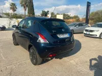 Usata Lancia Ypsilon Gold 69 CV (50 kW) 2018 Bluazzurro Utilitaria