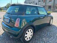 Begagnad Mini ONE 90 HK (66 kW) 2004 Grön Halvkombi