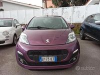 Usata Peugeot 107 68 CV (50 kW) 2013 Viola Utilitaria