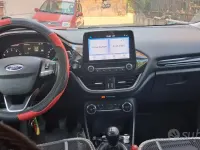 Usata Ford Fiesta Titanium 75 CV (55 kW) 2019 Rosso Utilitaria
