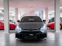Usata Toyota Yaris 280 CV (205 kW) 2024 Grigio scuro metallizzato Utilitaria