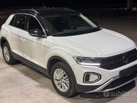 Usata VW T-Roc Life 116 CV (85 kW) 2022 Bianco SUV