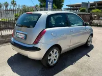 Usata Lancia Ypsilon 69 CV (50 kW) 2005 Argento Utilitaria