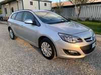 Usata Opel Astra Cosmo 110 CV (80 kW) 2014 Argento Station wagon