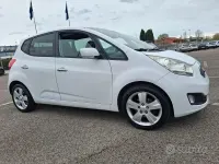 Usata Kia Venga 115 CV (84 kW) 2010 Bianco Utilitaria