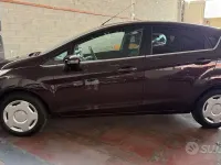 Usata Ford Fiesta Titanium 92 CV (67 kW) 2010 Marrone Berlina