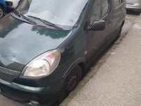 Usata Toyota Yaris Verso 2000 Verde Monovolume