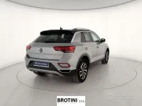 Usata VW T-Roc Style 110 CV (80 kW) 2024 Grigio SUV