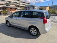 Usata Peugeot 5008 Premium 111 CV (81 kW) 2011 Argento Monovolume