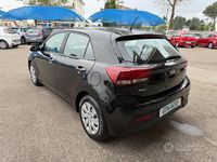 Usata Kia Rio 84 CV (61 kW) 2018 Nero Berlina
