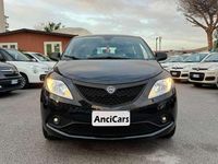 Usata Lancia Ypsilon 69 CV (50 kW) 2018 Blu/azzurro Utilitaria